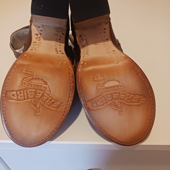 Freebird By Steven - Picture 4 of 5